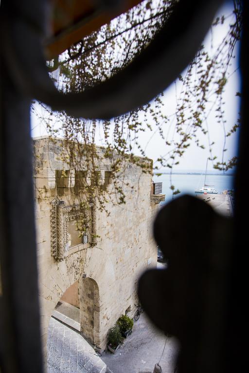 Palazzo Giunta - Porta Marina Ortigia Bed and Breakfast Συρακούσες Εξωτερικό φωτογραφία