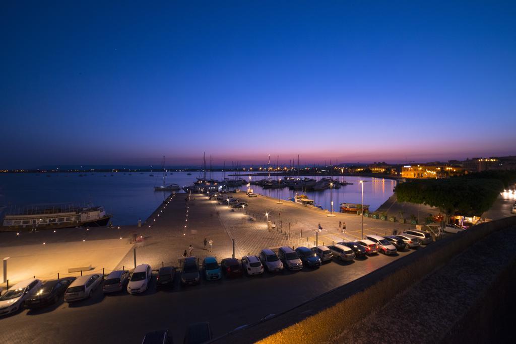 Palazzo Giunta - Porta Marina Ortigia Bed and Breakfast Συρακούσες Εξωτερικό φωτογραφία